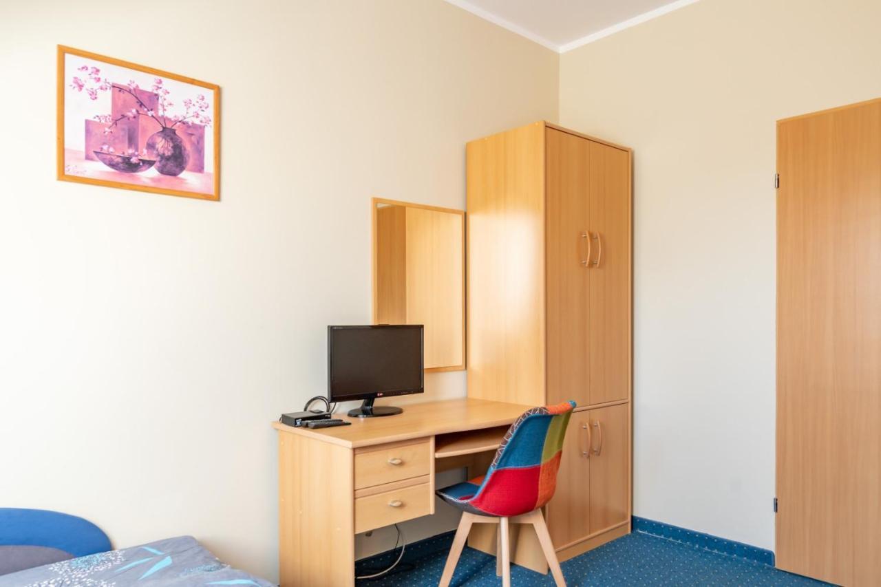 Hotel Pod Platanem Rowy  Esterno foto