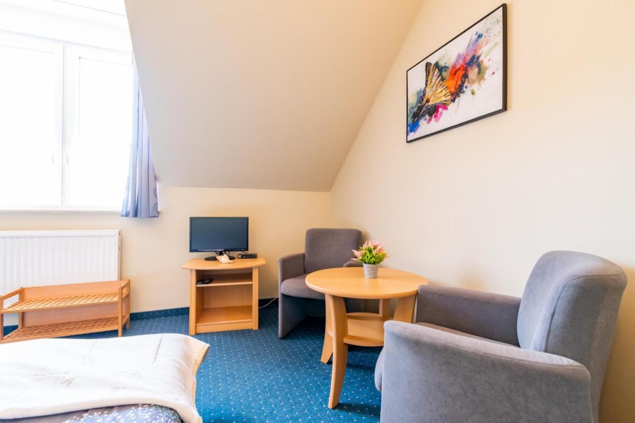 Hotel Pod Platanem Rowy  Esterno foto