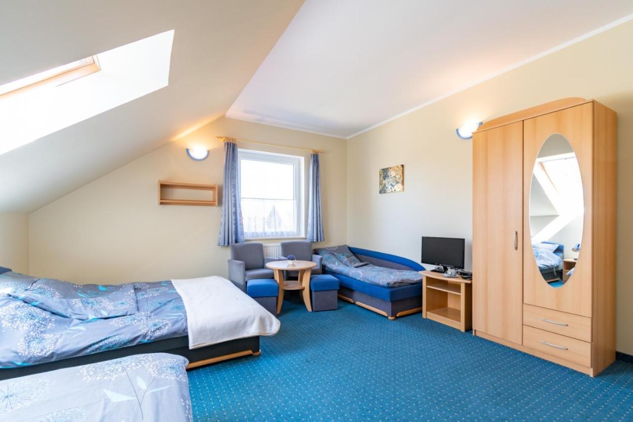 Hotel Pod Platanem Rowy  Esterno foto