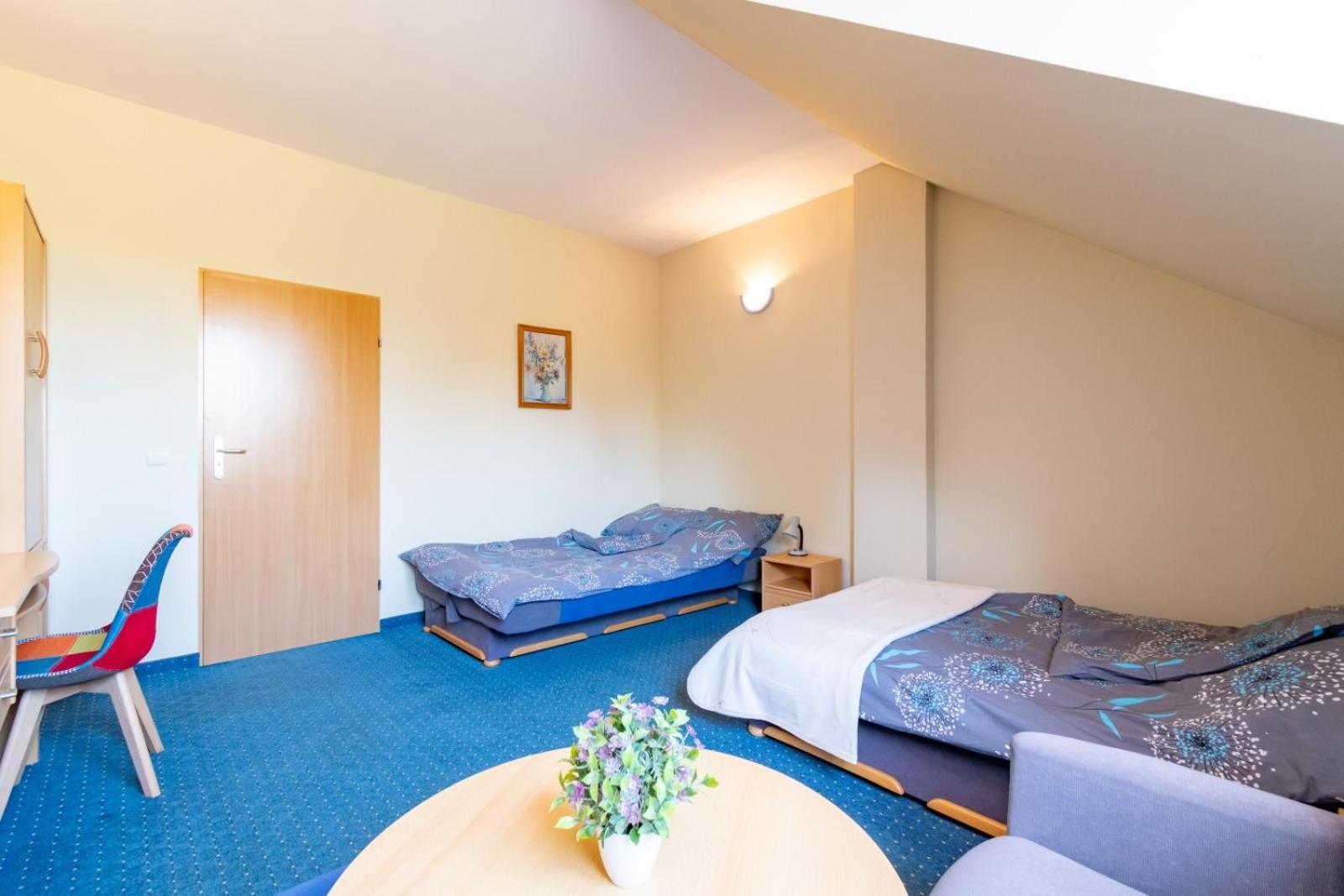 Hotel Pod Platanem Rowy  Esterno foto